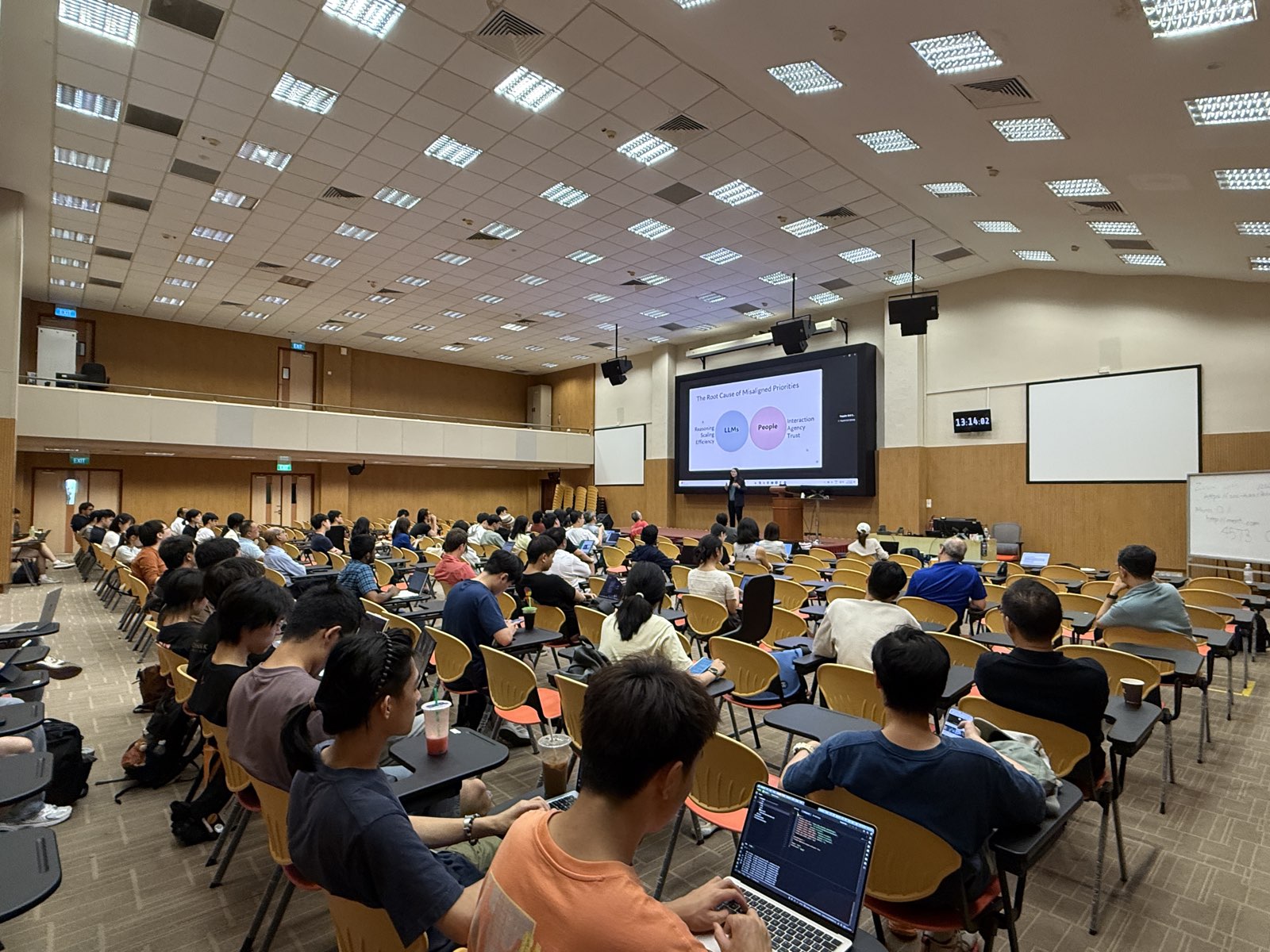 Full audience in the lecture hall during the opening keynote
